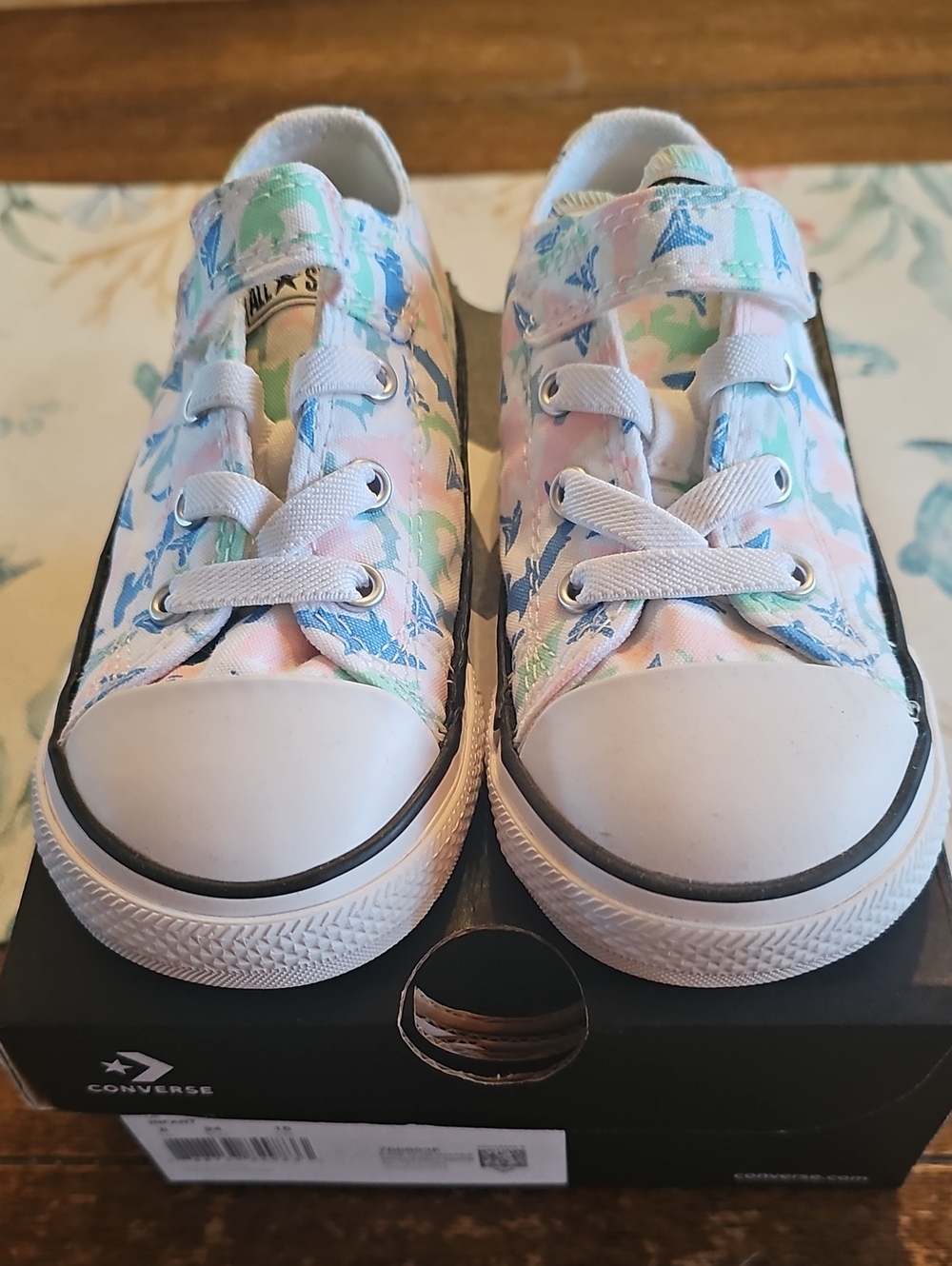 CONVERSE ALL STAR TODDLER GIRL SHARK PRINT SIZE 8 SHOES NWB
